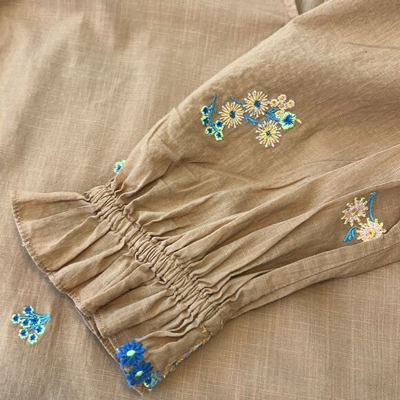 Something Navy Embroidered Floral Ruffle Trim Long Sleeve Blouse Top Camel Small - Picture 9 of 11